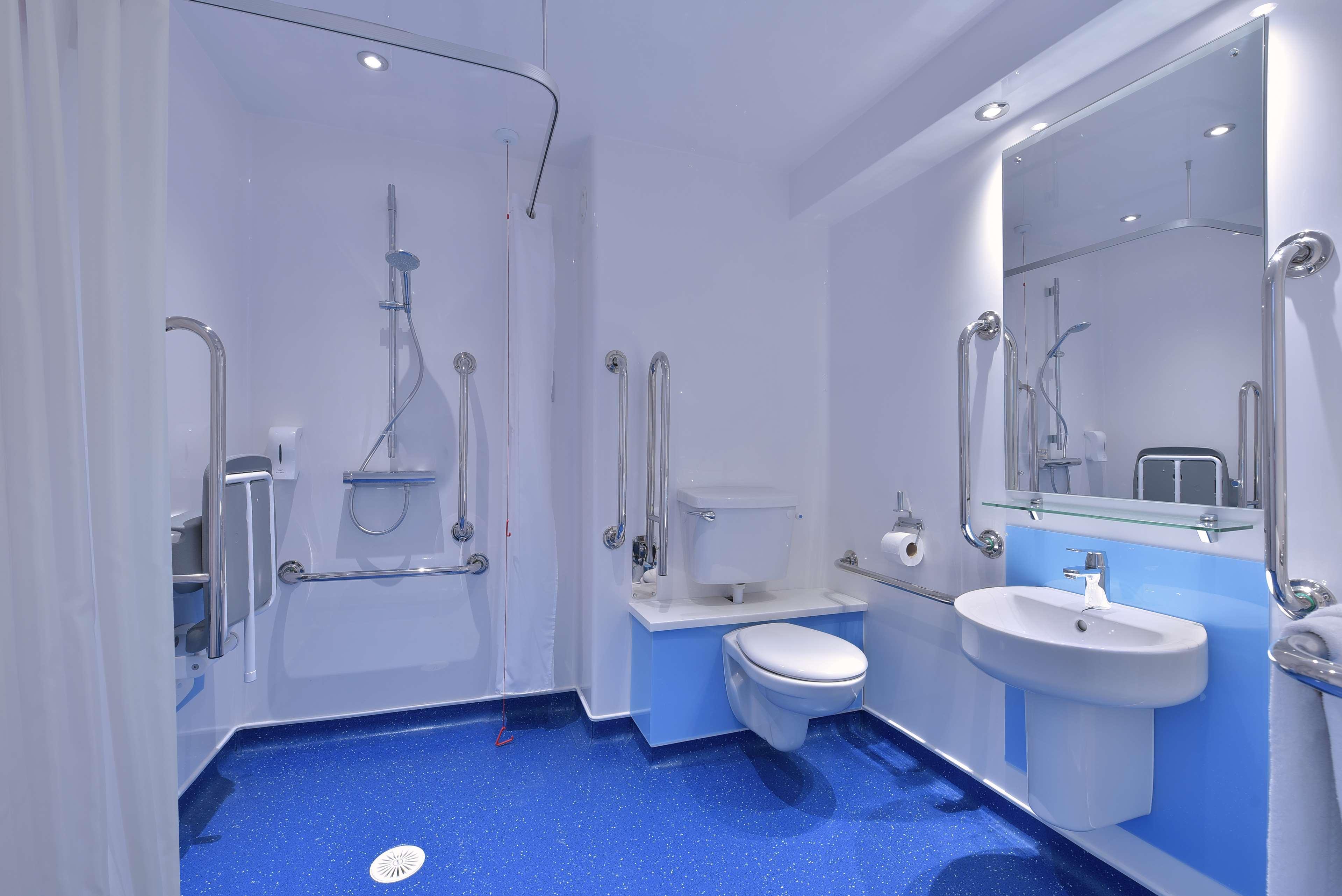 Travelodge Вотерфорд Екстер'єр фото
